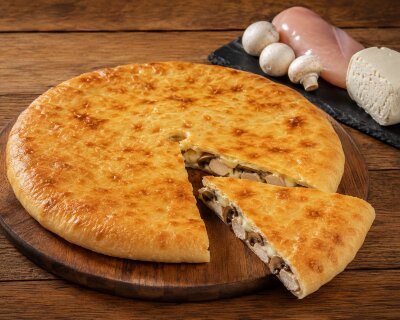 Осетинский пирог с курятиной (филе), грибами и сыром